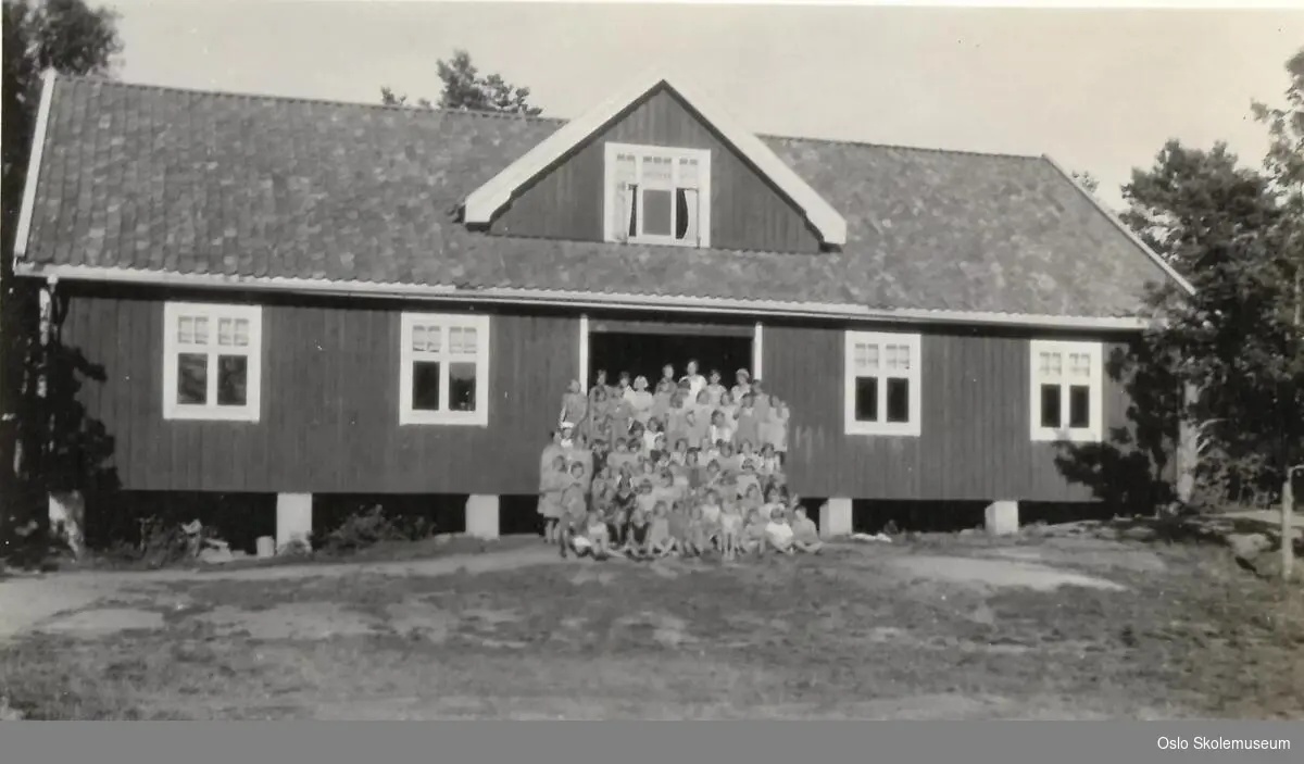 Barn på Roa feriekoloni på Hudøy.