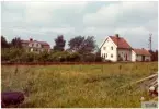 Trafikplats anlagd som hållplats 1907. Nuvarande stationsbyggnad, två våningar i trä, uppförd 1915. Stengolvet i väntsalen inlagt 1939.