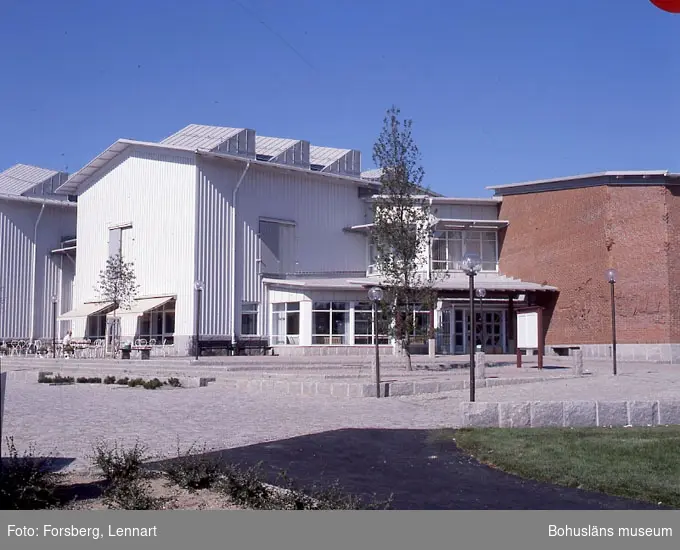 Enligt medföljande text: "Bohusläns museum exteriörer".