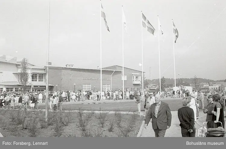 Enligt medföljande text: "Bohusläns museum 1981-1984. Bm:s nybyggnad och invigning".