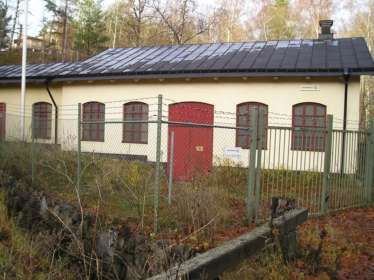 Uddby kraftverk; f d Uddby kvarn.


Elevens namn: Isabell Rundström; Marina Läroverket.