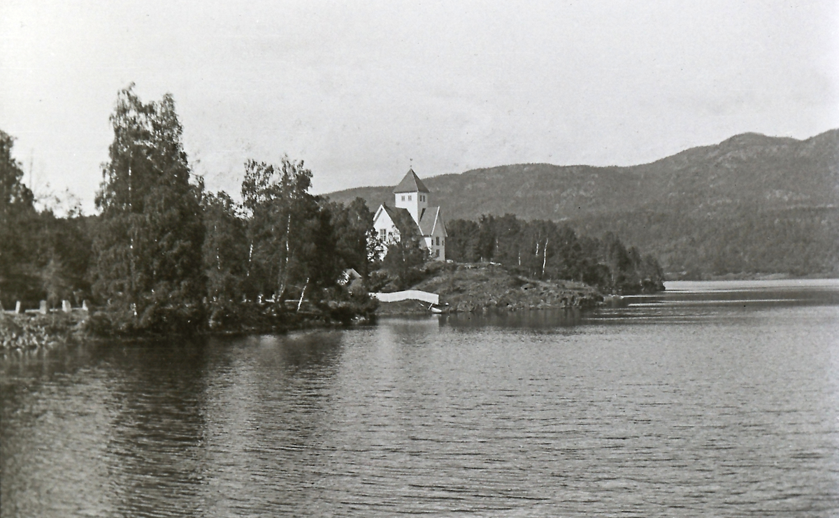 Eidsfoss kirke ved Bergsannet.