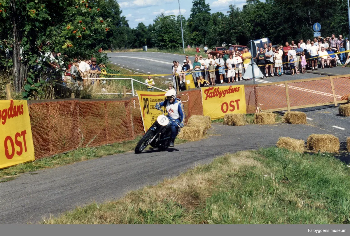 Scheelebacken 1997. Segraren Rolf Nilsson, Sarolea 1950.