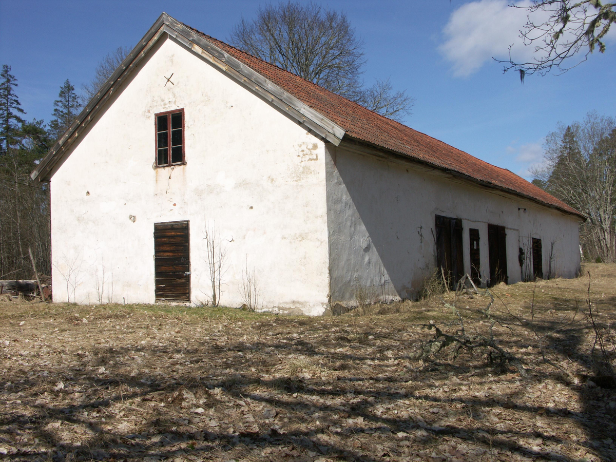 Järnbod och iskällare, Bennebols bruk, Bladåkers socken, Uppland 2009