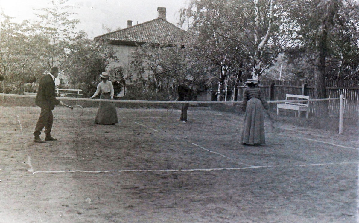 Tennisbanen på Friedland.