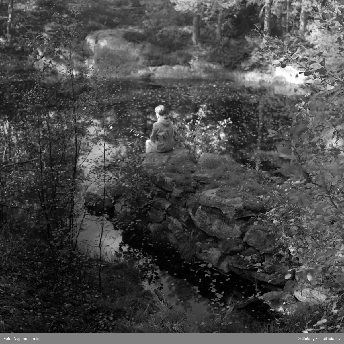 Vannforsyningsdam ved Hjelmkollen fort i Halden anlagt 1905, videre utbygd under 2. verdenskrig. Fotografert ca. 1975.