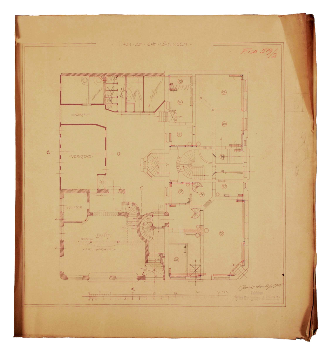 Häfte med fem byggnadsritningar till förslag av värmeledning, för fastigheterna på tomterna Nr. 4 och 5 i kvarteret "Galathea", Borås.

1. Plan af källarvåningen.
2. Plan af f sta våningen.
3. Plan af 2 dra våningen.
4. Plan af 3 dje våningen.
5. Plan af 4 de våningen.

Skala: Fot och Meter.

Längst ned till höger märkt:
Borås den 12/5 1925
Aktiebolaget
Sjölins Rörläggnings- & Smidesaffär

Funktion: Byggnadsritning för värmeledning i fastighet