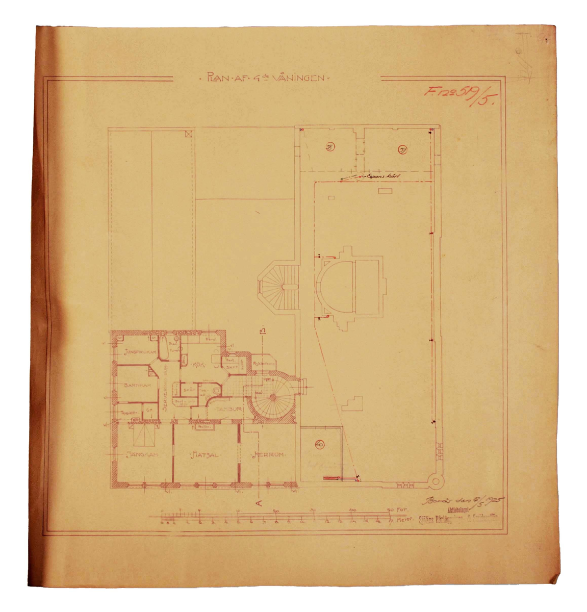 Häfte med fem byggnadsritningar till förslag av värmeledning, för fastigheterna på tomterna Nr. 4 och 5 i kvarteret "Galathea", Borås.

1. Plan af källarvåningen.
2. Plan af f sta våningen.
3. Plan af 2 dra våningen.
4. Plan af 3 dje våningen.
5. Plan af 4 de våningen.

Skala: Fot och Meter.

Längst ned till höger märkt:
Borås den 12/5 1925
Aktiebolaget
Sjölins Rörläggnings- & Smidesaffär

Funktion: Byggnadsritning för värmeledning i fastighet