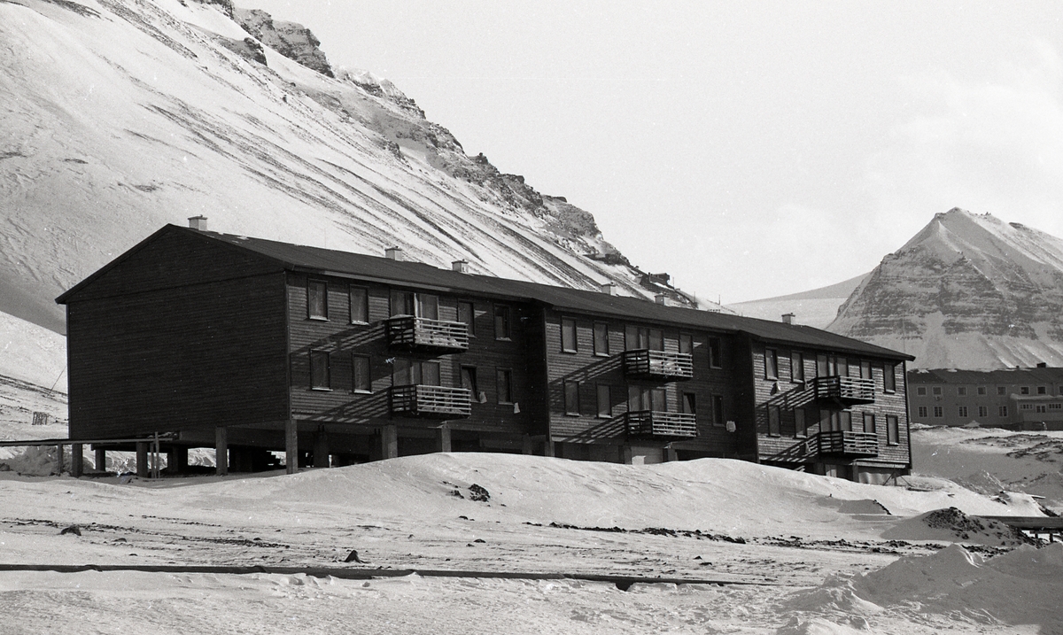 Nybygg i Lia. På 1970-tallet vokste bebyggelsen lengre ned i dalen. 