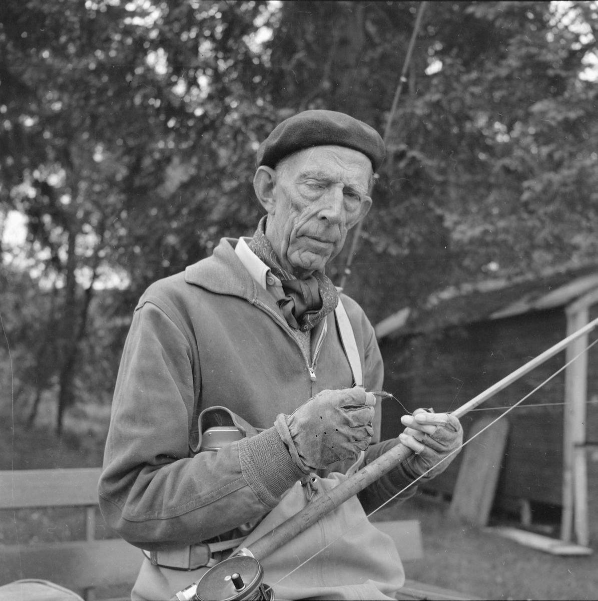 Prins Wilhelm av Sverige på fisketur i Nidelven