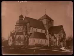 Nidarosdomen sett fra nord-øst. Kun Kapittelhuset er ferdig 