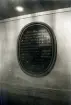 Minnestavla i Hälleberga kyrka, innan den brann ned 1976.

Inskription: 