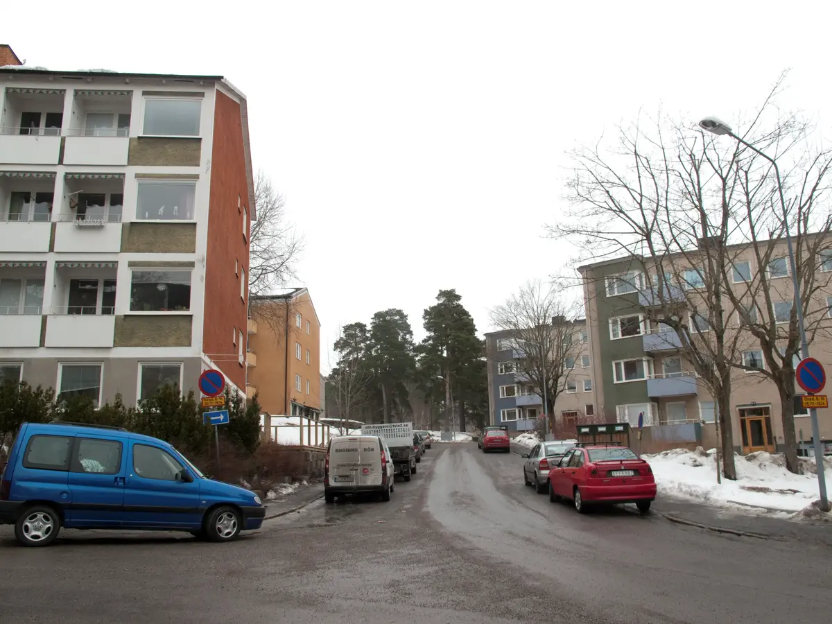 Örnstigen är Näsbyparks första enhetligt uppförda flerfamiljshusområden.
