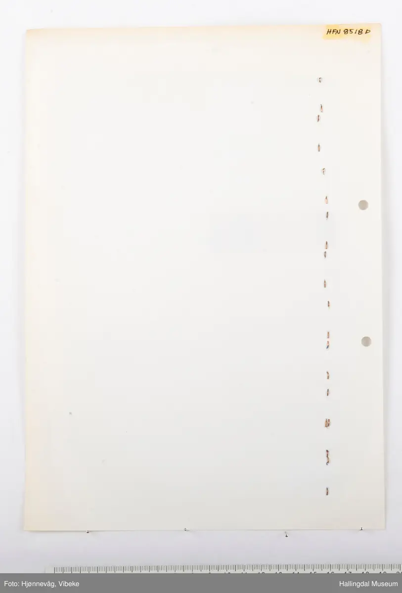 Mappe med referanseprøver fra OPKOFA, GJØVIK. Georg Haug Agenturforretning.