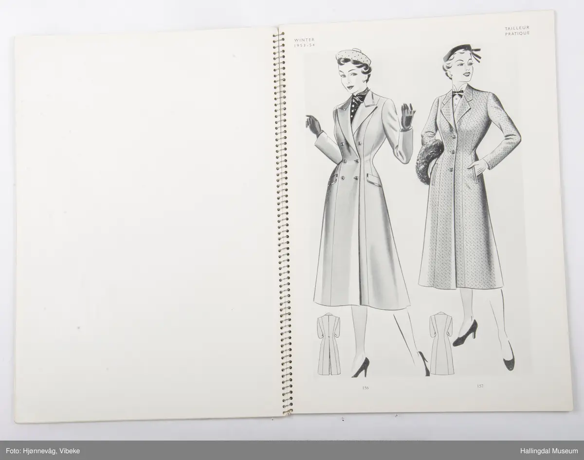 Katalog med plansjer av kvinnemote 1953-1954.