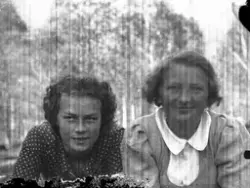 Portrett av to kvinner