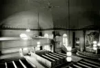 Interiör från Hälleberga kyrka innan den brann ned 1976.