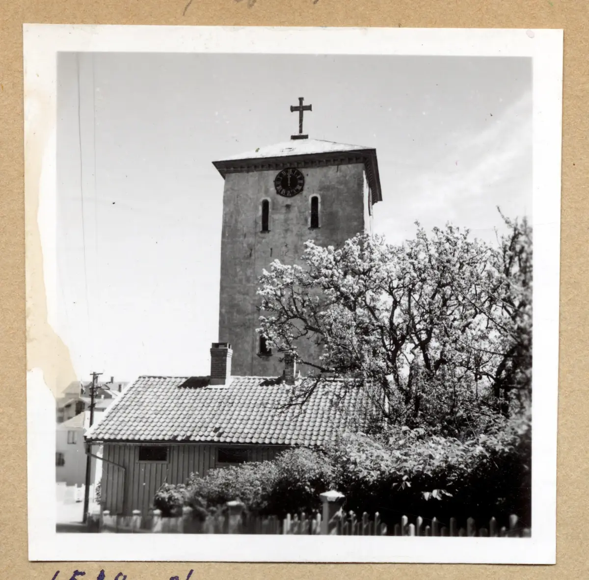 a) " Marstrand 1528 N " Kyrktornet, träd   

b) " 1529 N " Dito, hus    

c) " 1530 N " Vy över Marstrand med kyrkan  

d) " 1531 N " Dito

e) " 1532 N " Dito    

f) " 1533 N " Blomsteräng, klippor, kyrktorn     

g) " 1509 " Ånglok, trafik på Masthuggskajen. Vid Skeppsbron?

h) " 1515 " Spårområde, rök och vy mot Masthuggskyrkan

i) " 1510 " Dito

j) " 1517 " Tunnor och bolmande ånglok

k) " 1516 " Dito

l) " 1424 " Skärgårdsbåt vid Skeppsbron, godsvagn