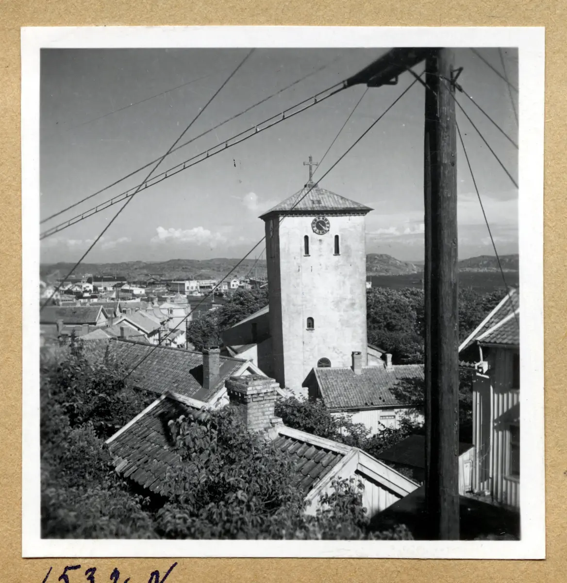 a) " Marstrand 1528 N " Kyrktornet, träd   

b) " 1529 N " Dito, hus    

c) " 1530 N " Vy över Marstrand med kyrkan  

d) " 1531 N " Dito

e) " 1532 N " Dito    

f) " 1533 N " Blomsteräng, klippor, kyrktorn     

g) " 1509 " Ånglok, trafik på Masthuggskajen. Vid Skeppsbron?

h) " 1515 " Spårområde, rök och vy mot Masthuggskyrkan

i) " 1510 " Dito

j) " 1517 " Tunnor och bolmande ånglok

k) " 1516 " Dito

l) " 1424 " Skärgårdsbåt vid Skeppsbron, godsvagn
