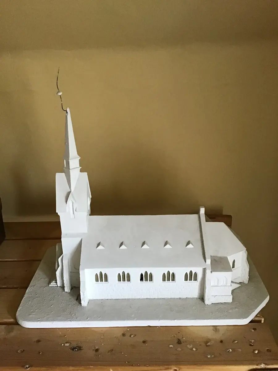 Gipsmodell av Nacka kyrka. Utförd och skänkt av Wilhelm Säterström. 