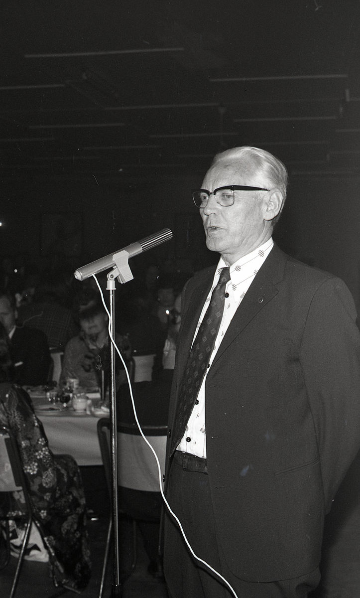 Longyearbyen arbeiderforenings jubileumsfest i Nysalen, 1975. 