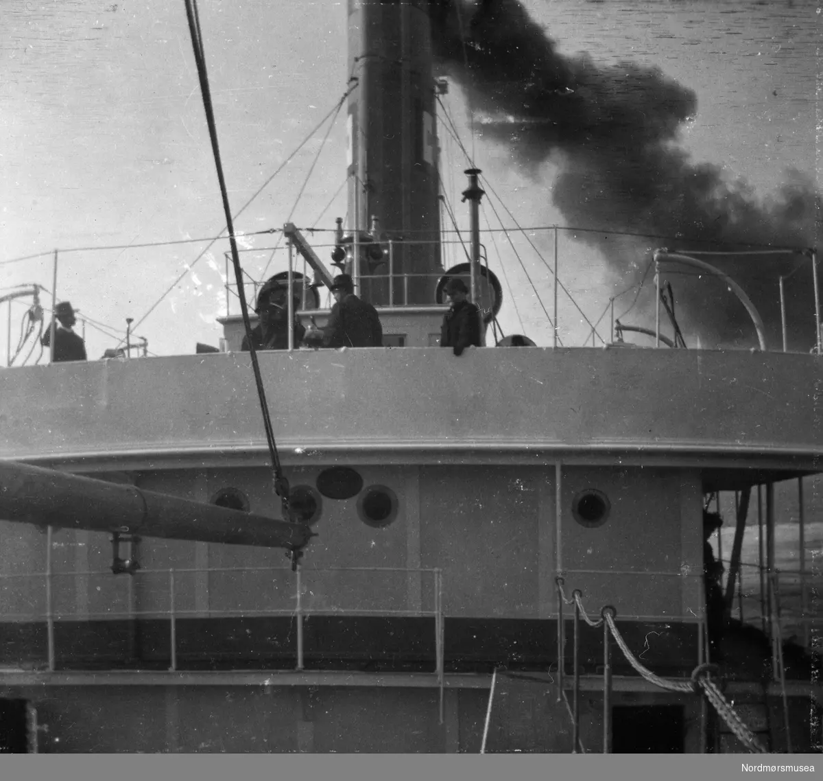 Fotografert trolig fra prøveturen med S/S Ragnarok av Bergen, mai 1905. (Tekst til KMb-2024-011.0102)