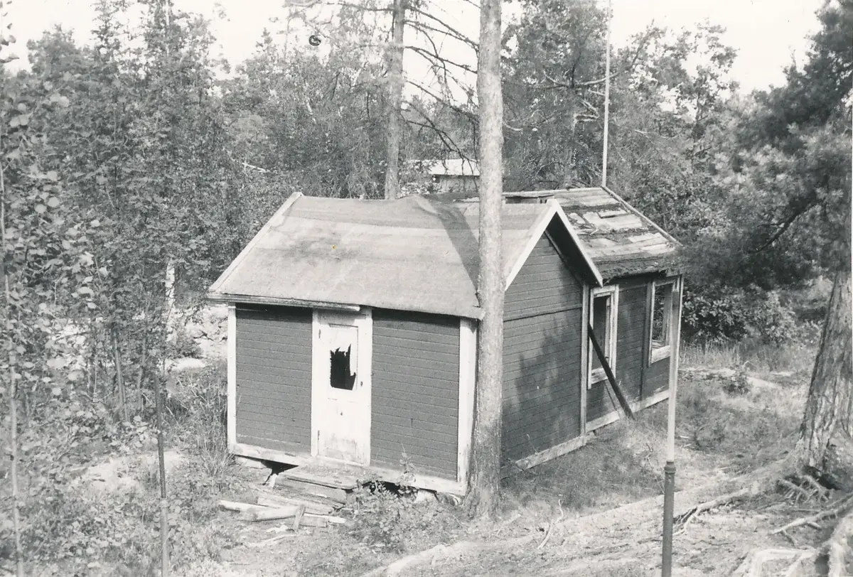 Sommarhus på Granvägen 52, Kolarängen, Älta. Numera rivet. 