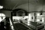 Interiör från Hälleberga kyrka innan branden 1976.