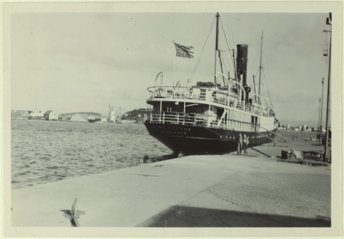 Dampskipet DS "Kong Sverre" ligg til kai. Skipet bytta namn frå DS "Stavanger I" i 1949.
