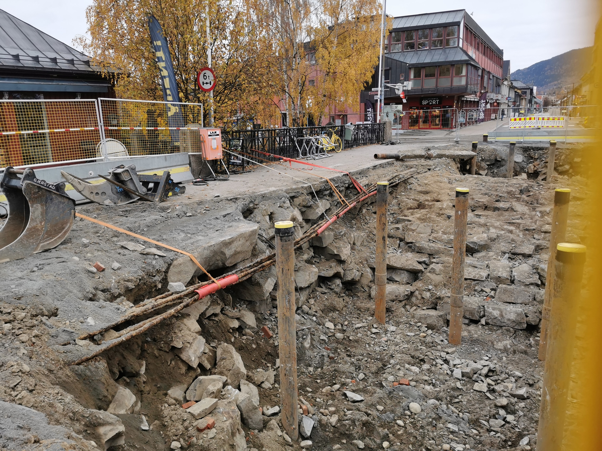 Forsterkningsarbeider på Mesnabrua, Lillehammer