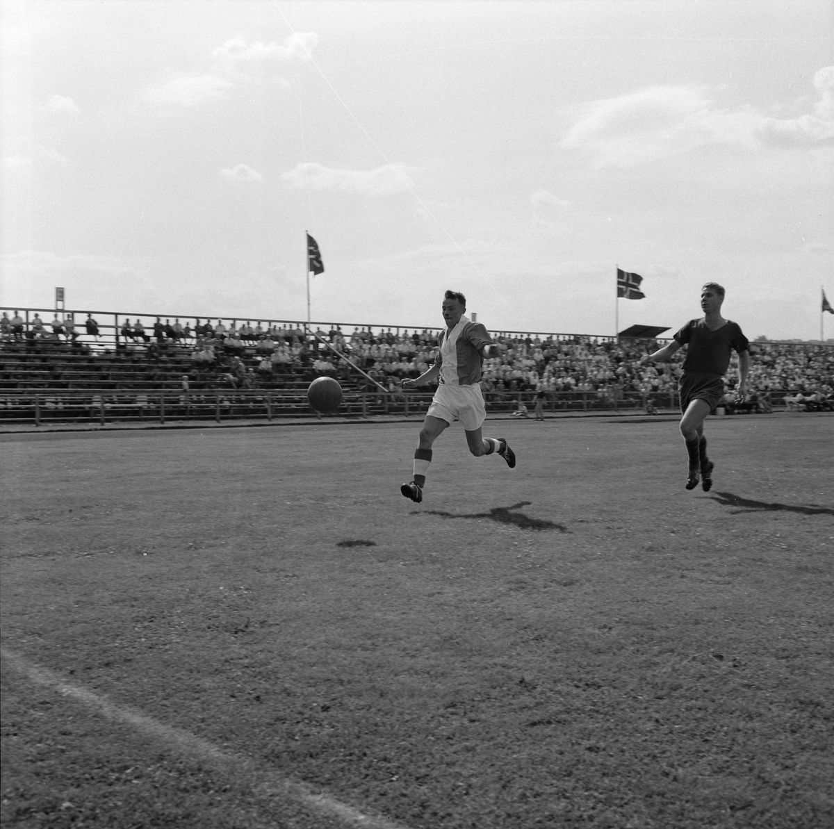 Fotballkamp mellom Brage og Skeid på Lerkendal stadion
