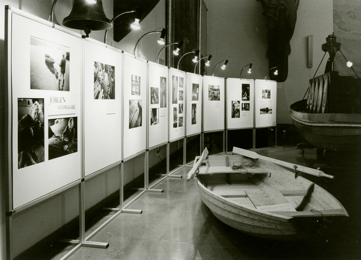 Utställningen Jörgen - båtbyggare. En fotoutställning om båtbyggaren.