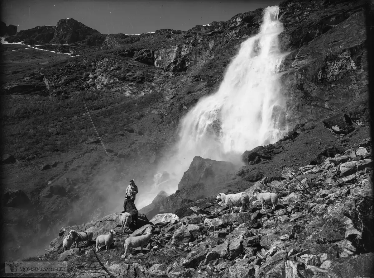 "Mardalsfossen".Ytste Mardøla.