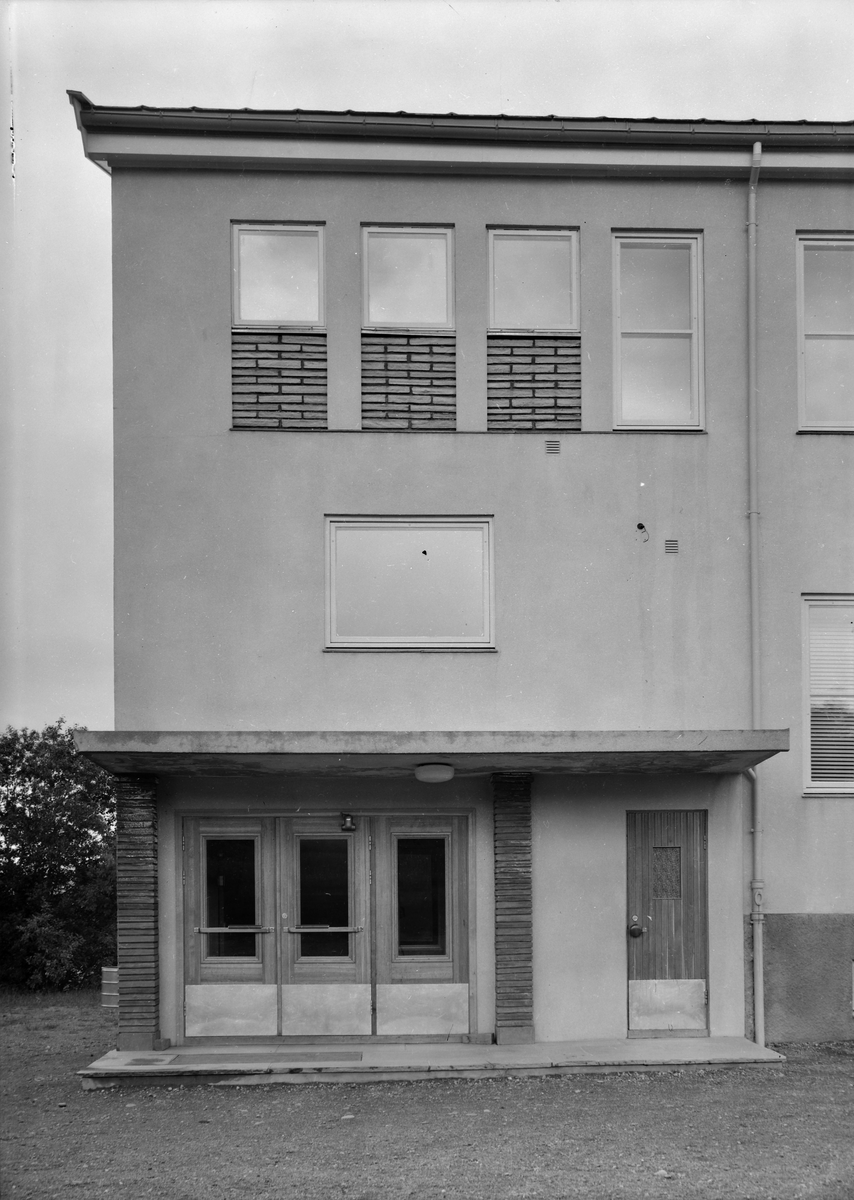 Inngangsparti, trapp og gulv på Melhus, Lundamo og Heimdal skole