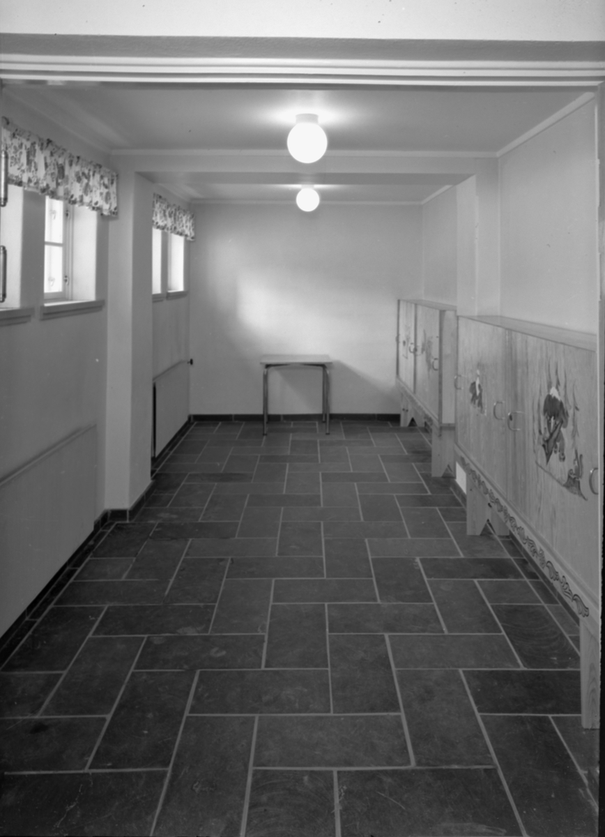 Inngangsparti, trapp og gulv på Melhus, Lundamo og Heimdal skole