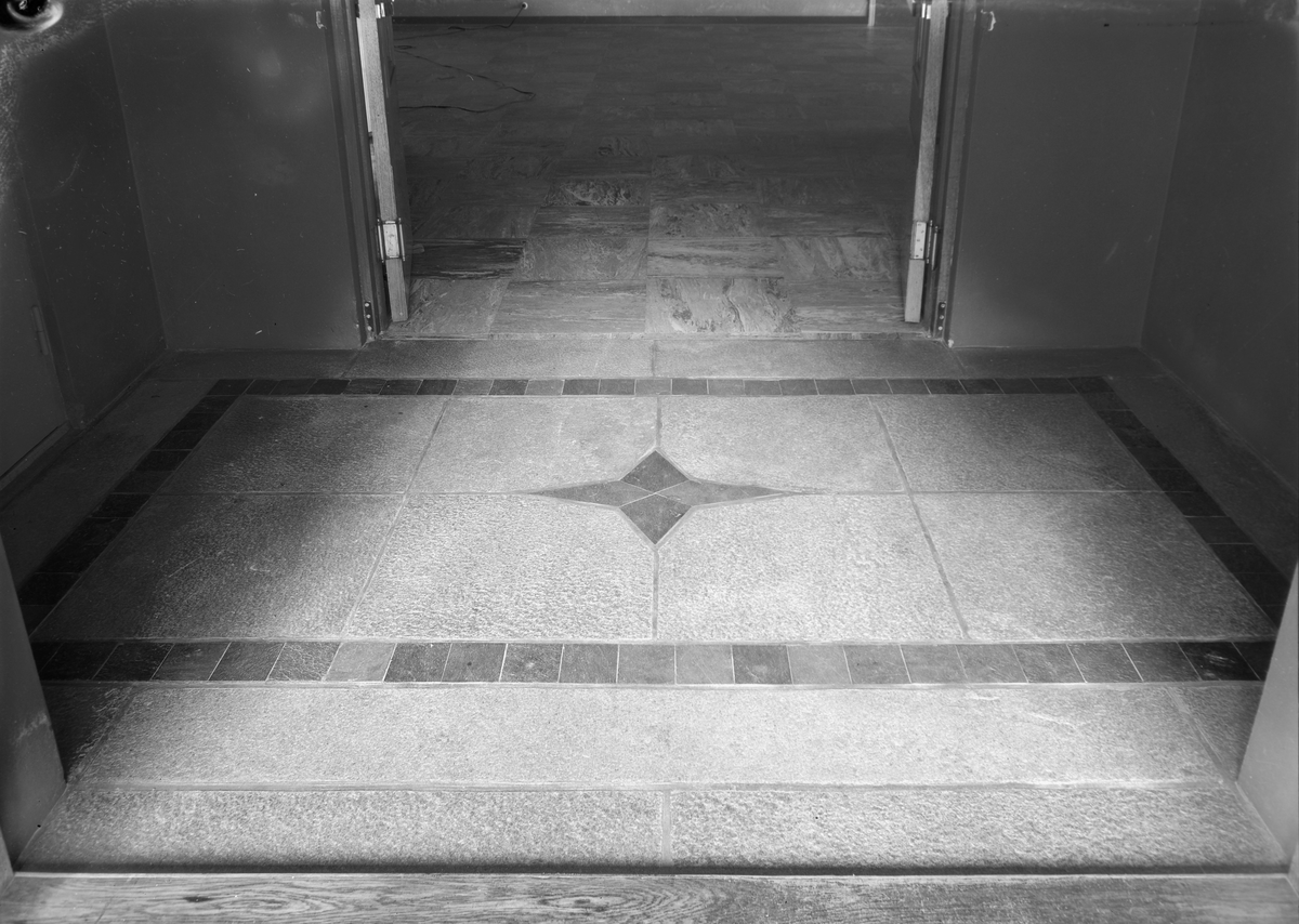 Inngangsparti, trapp og gulv på Melhus, Lundamo og Heimdal skole