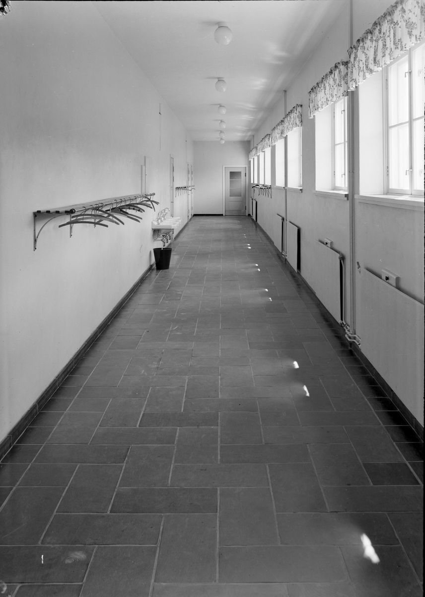 Inngangsparti, trapp og gulv på Melhus, Lundamo og Heimdal skole