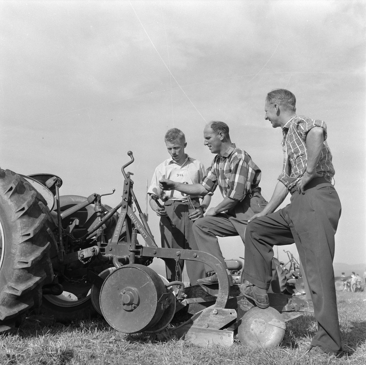 Konkurranse i pløying med traktor