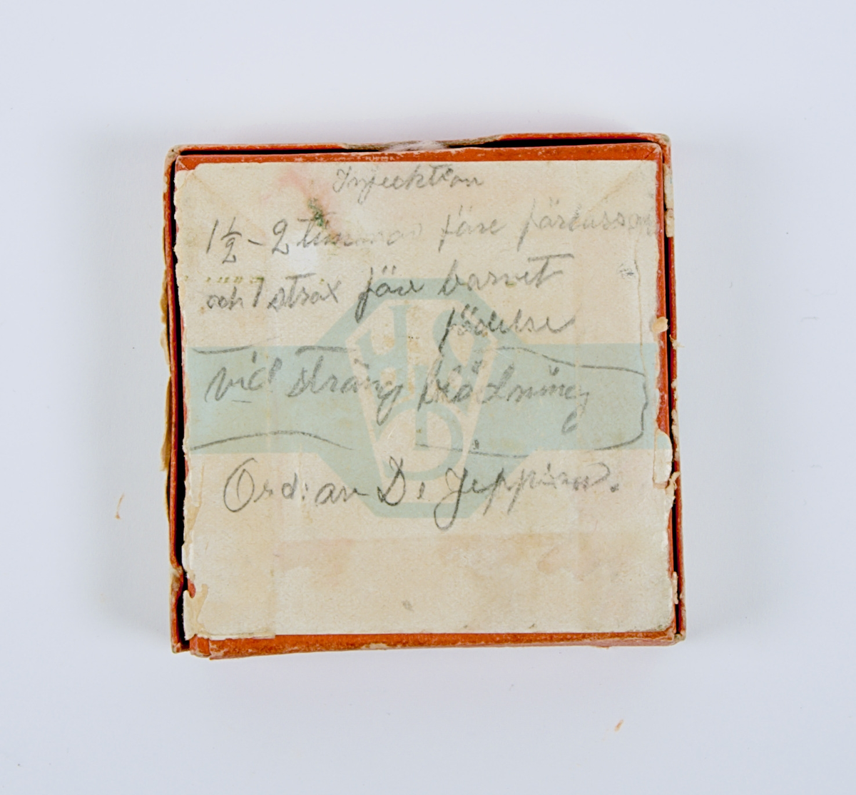 Läkemedelsförpackning med tre stycken ampuller av glas som innehåller det blödningshämmande läkemedlet Coagulen-Ciba.