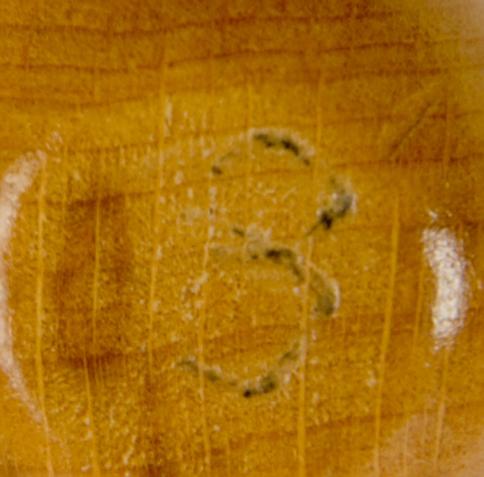 Stämpel samling med stämpelställ.


A) ställ. diameter: 107mm. längd: 102mm. 
B) Stämpel. Längd:65mm Bredd i diameter: 22 mm. 
C) Stämpel. Längd: 82mm. Bredd: 35mm. 
D) Stämpel. Längd: 80mm. Bredd: 30mm.
E) Stämpel. Längd: 75mm. Bredd: 22mm.
F) Stämpel: 80mm. Bredd: 30mm.
G) Stämpel. Längd:82mm Bredd 27mm. 
H) Stämpel. Längd: 80mm. Bredd: 34mm.