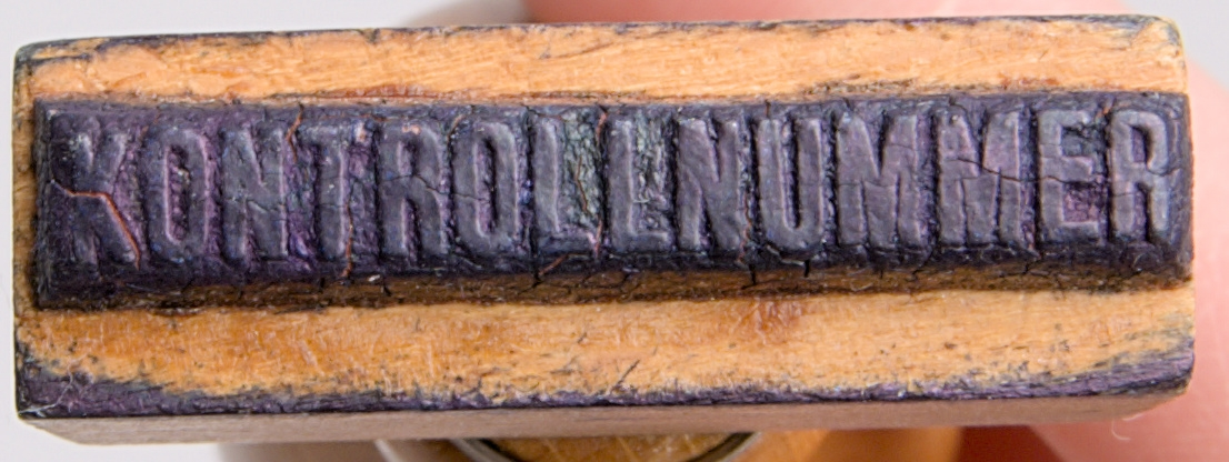 Stämpel samling med stämpelställ.


A) ställ. diameter: 107mm. längd: 102mm. 
B) Stämpel. Längd:65mm Bredd i diameter: 22 mm. 
C) Stämpel. Längd: 82mm. Bredd: 35mm. 
D) Stämpel. Längd: 80mm. Bredd: 30mm.
E) Stämpel. Längd: 75mm. Bredd: 22mm.
F) Stämpel: 80mm. Bredd: 30mm.
G) Stämpel. Längd:82mm Bredd 27mm. 
H) Stämpel. Längd: 80mm. Bredd: 34mm.