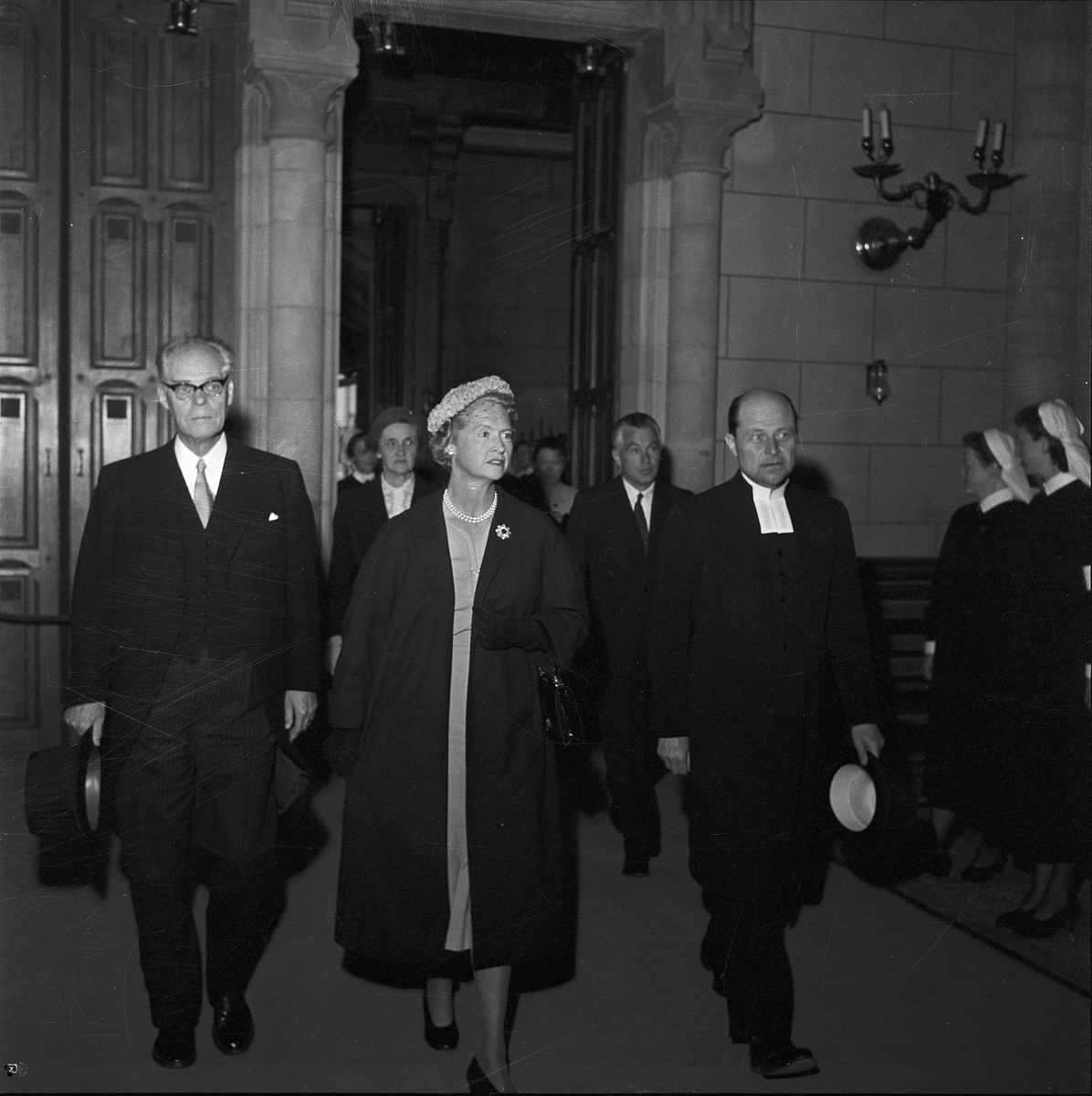 Prinsessan Sibylla på sjuksköterskevigning i Domkyrkan, Uppsala 1956