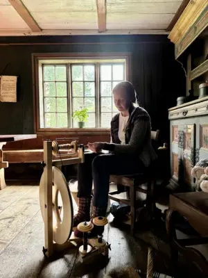 Husflid i Bellestugu / Lesja bygdemuseum