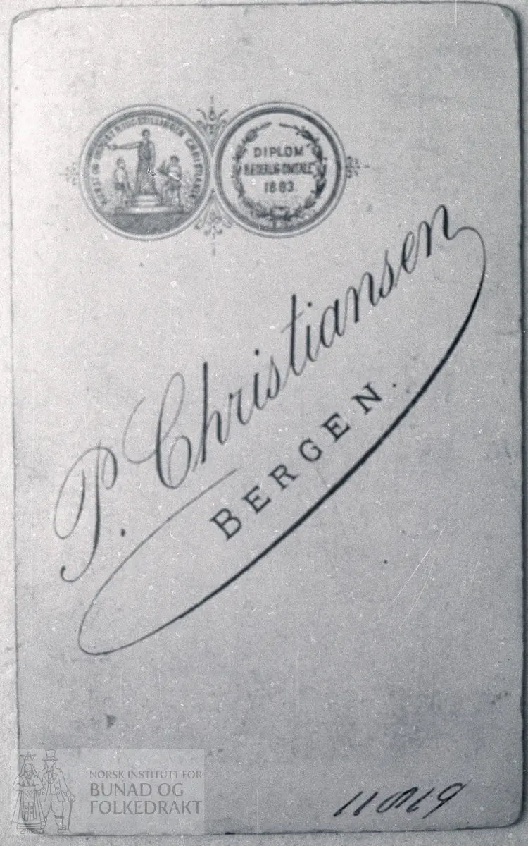 Av ukjent par.  Fotograf:  P. Christensen, Bergen.  (Diplom 1883).