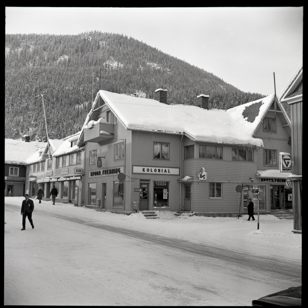 Diverse bilete frå storgata på Fagernes, 1960- og -70 talet