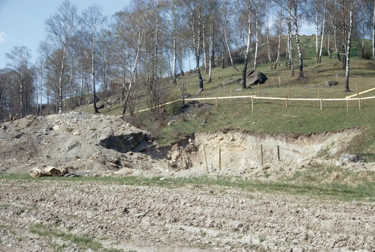 Tunnelpåslag nedanför Hamragravfältet.