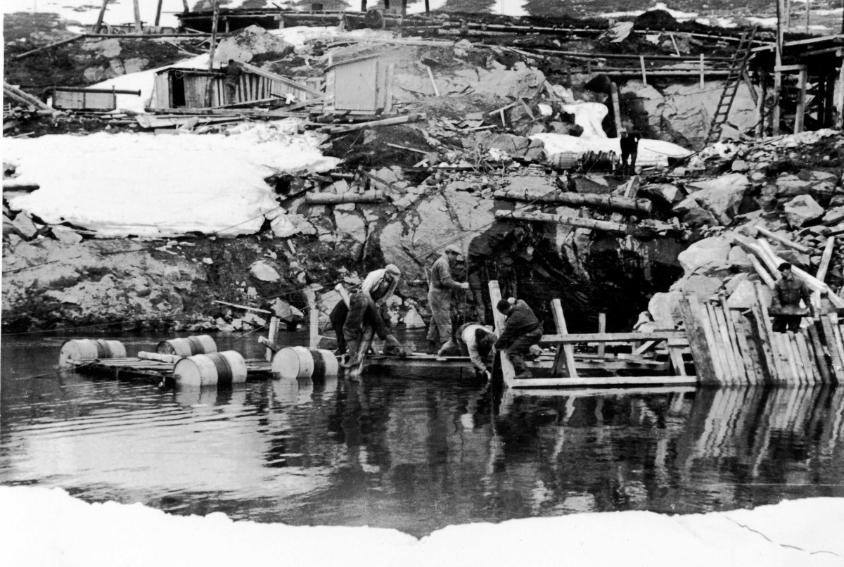 Oslo Lysverker. Kraftutbygginga. Bygging av inntak Leino. Arbeid med fangdammen. 1951.