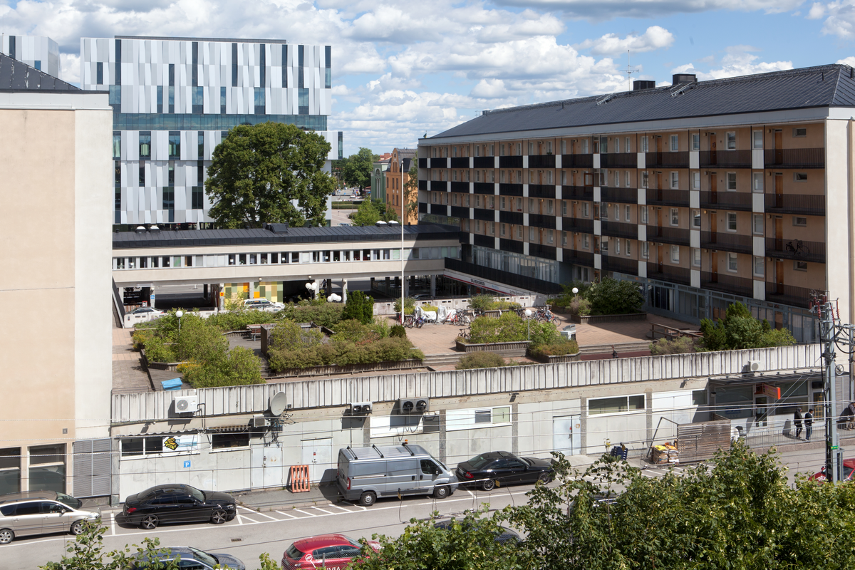 Vy mot ostnordost från Uppsala stadshus, kvarteret Frigg, Uppsala 2017