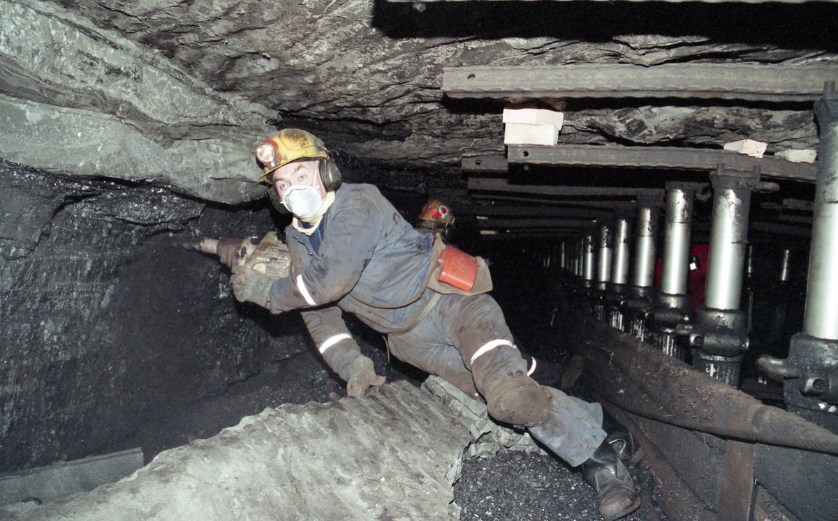 Siste arbeidsdag i gruve 3. 1.11.1996. Ingvald Johansen jobbet 21 år i denne gruva. 