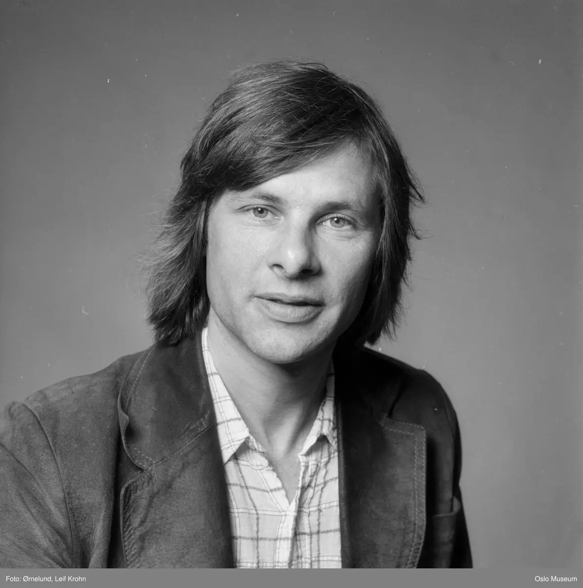 portrett, mann, forfatter, journalist, brystbilde